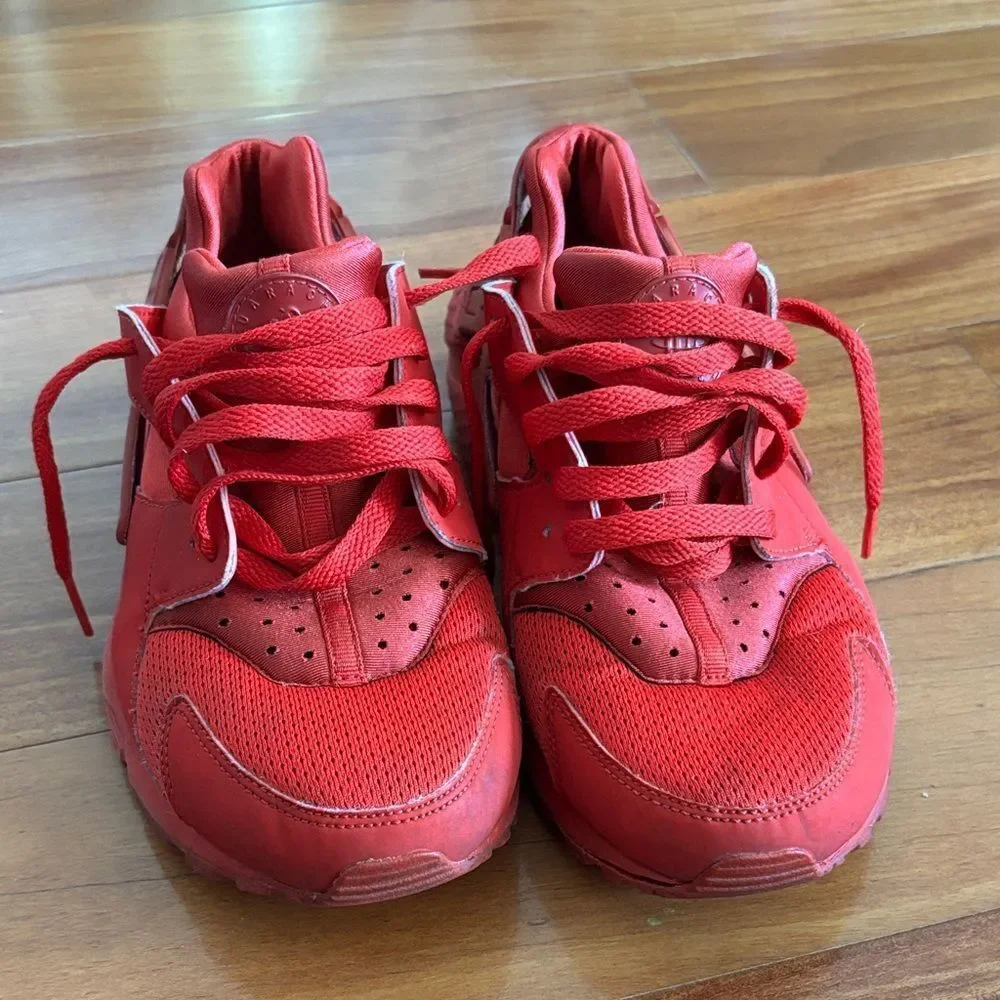 Nike Huruache Bright Red Kids' Lightweight Athletic Sneakers size 7Y